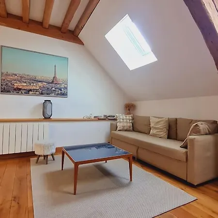 Cosy + Cool Burgundy Apartment Beaune (Cote d'Or)