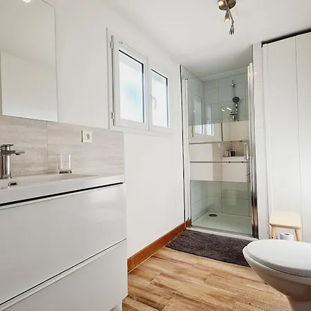 Cosy + Cool Burgundy Apartment