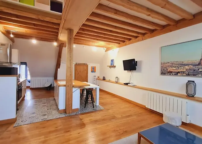 Apartment Cosy + Cool Burgundy *